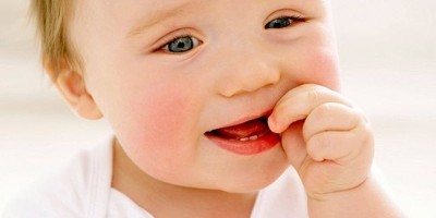 Режутся зубы: чего ждать, и как помочь ребенку?