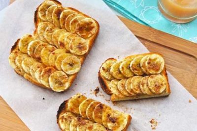 Банановые тосты с ореховым маслом