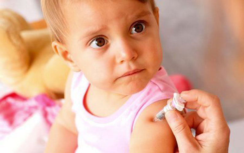 Прививки детям – за и против